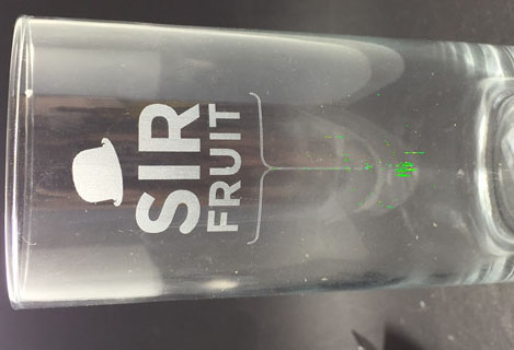 Vaso de vidrio grabado con láser verde 532nm