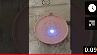 Taladrado láser RFH UV en plásticos con precisión micrométrica