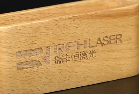 Caja de madera de grabado profundo con láser uv refrigerado por agua RFH de 5 vatios