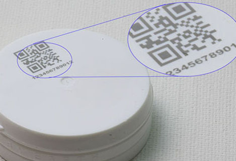 Código QR ultraestable de marcado láser de nanosegundos en la tapa de plástico